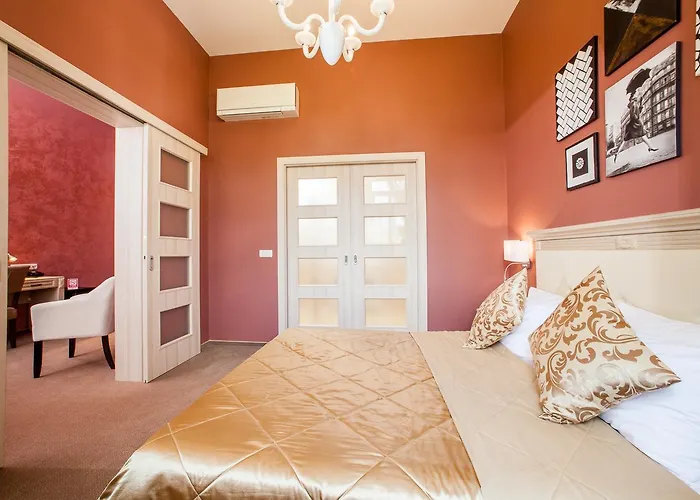 Mackintosh Hotel Київ